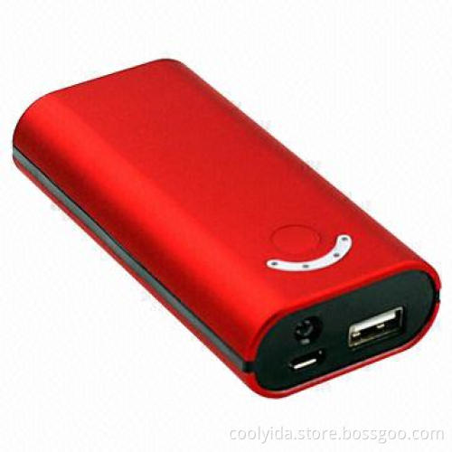 Power Bank with 4,400mAh Capacity, 5V/1,000mA Input, 4 LED Indicators